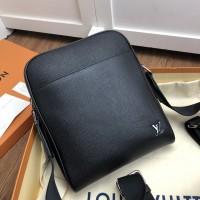 루이비통 Louis Vuitton 메신저백  M30265