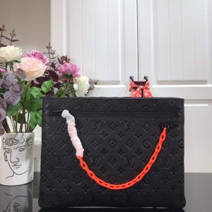 루이비통 Louis Vuitton 포쉐트 A4 파우치백 M44484