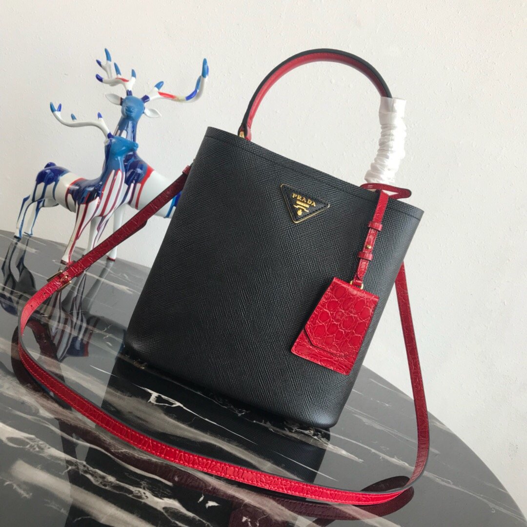 프라다 PRADA 파니에 악어가죽 핸드백 1BA212