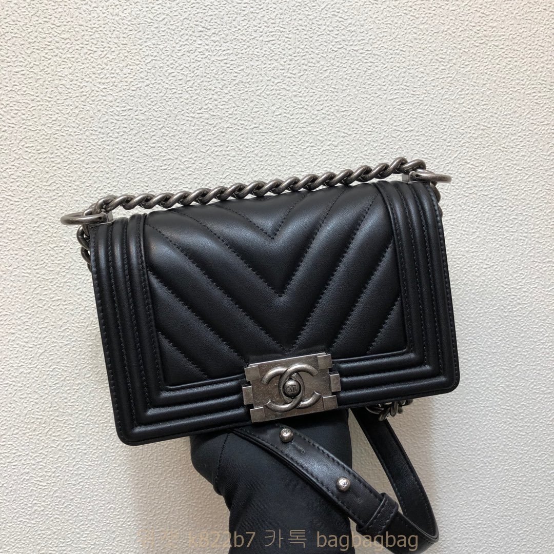 샤넬 CHANEL 캐비어 보이백 Leboy 20CM