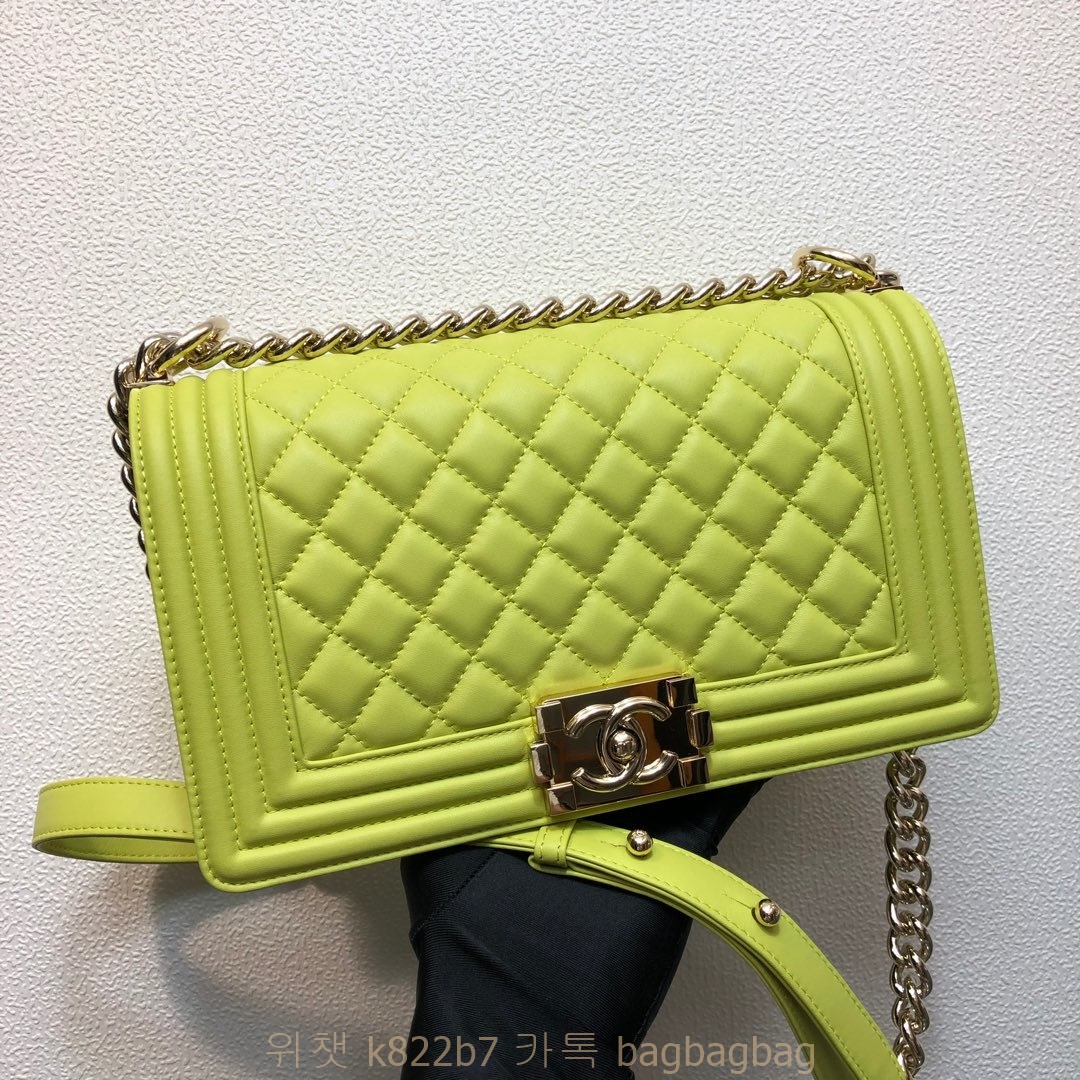 샤넬 CHANEL 캐비어 보이백 Leboy 25CM