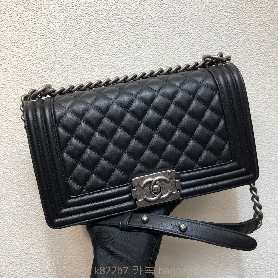 샤넬 CHANEL 캐비어 보이백 Leboy 25CM