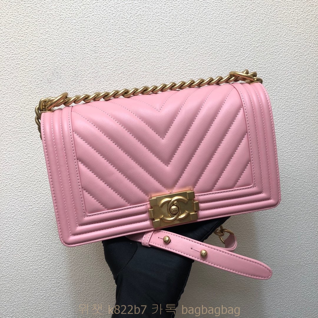 샤넬 CHANEL 캐비어 보이백 Leboy 25CM