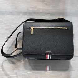 톰브라운 THOM BROWNE 메신저백