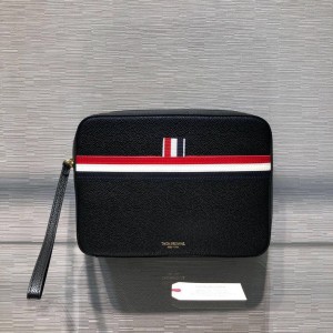 톰브라운 THOM BROWNE 파우치