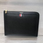 톰브라운 THOM BROWNE 클러치백 미디움