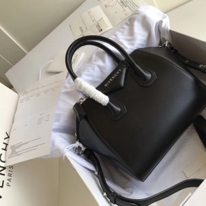 지방시 GIVENCHY 안티고나 스몰 토트백