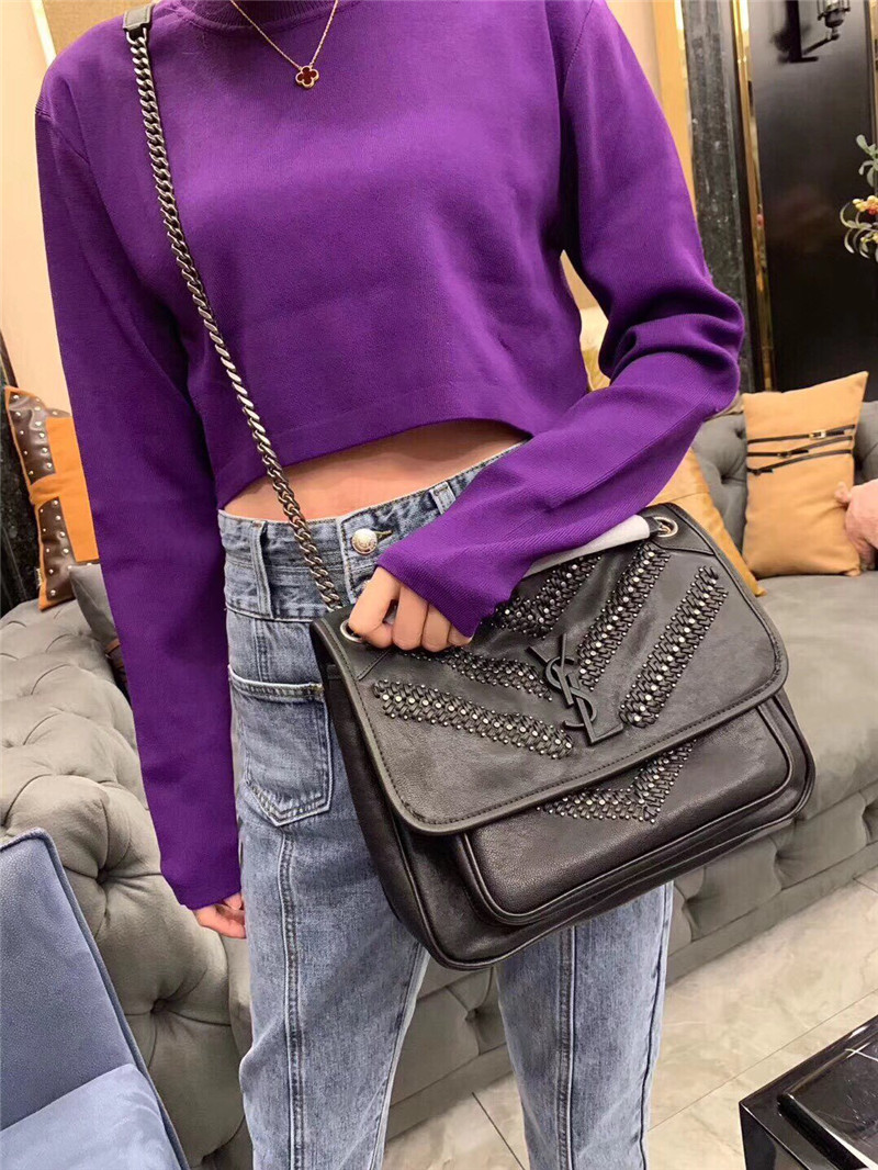 입생로랑 YSL 533037  22CM 니키 베이비 램스킨 숄더백 니키가방