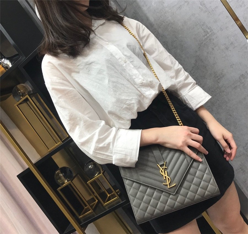   입생로랑 YSL 487206 24CM 마틀라세 엔벨로프 백 미듐 600185