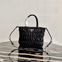 프라다 PRADA 테수토 고프레 셔링 숄더 토트백  1BG321
