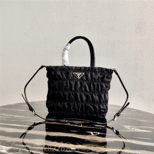 프라다 PRADA 테수토 고프레 셔링 숄더 토트백  1BG321