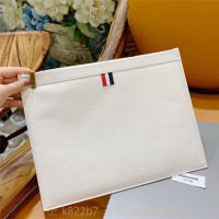 톰브라운 THOM BROWNE 클러치백 미디움