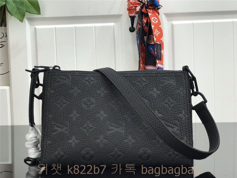 루이비통 Louis Vuitton 트라이앵글 메신저백 M55878  M54330