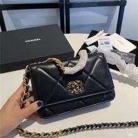 샤넬 CHANEL 19플랩 WOC크로스백 