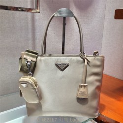 프라다 PRADA 테수토 리에디션 나일론 토트백 1BG320