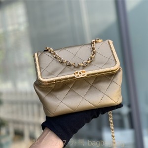 샤넬 CHANEL 플랩백 