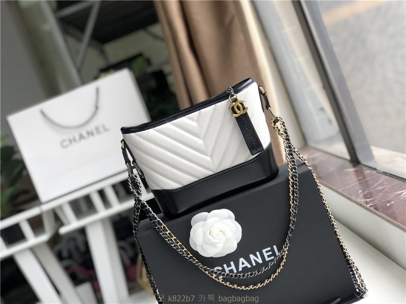 샤넬 CHANEL 가브리엘 호보백 스몰 20CM