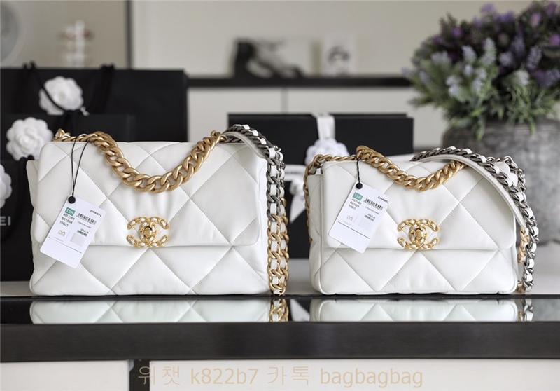 샤넬 CHANEL 19플랩백 26cm 스몰 숄더백 AS1162 B02875