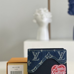 루이비통 LOUIS VUITTON 반지갑 M81020