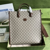 구찌 GUCCI 남성 남자  인터로킹 G 미디엄 토트백 674155