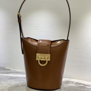 페라가모 Ferragamo 211194 살바토레페라가모 트리폴리오 숄더백