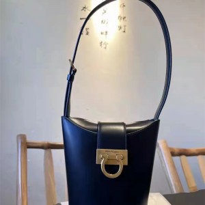 페라가모 Ferragamo 211194 살바토레페라가모 트리폴리오 숄더백