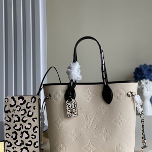 루이비통 Louis Vuitton  네버풀MM M45686