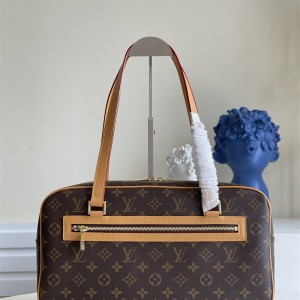 루이비통 Louis Vuitton 모노그램 시떼GM  파우치M51182