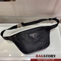 프라다 PRAD  나일론 삼각로고 슬링백  2VL033