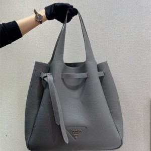 [프라다]삼각로고 드로스트링 가죽 넥타이 리본 숄더 토트백 1BG339