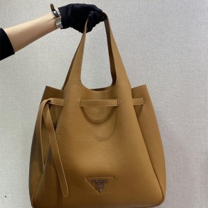 [프라다]삼각로고 드로스트링 가죽 넥타이 리본 숄더 토트백 1BG339