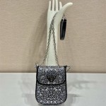 프라다 삼각로고 누드핑크 체인백 1BH185