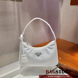 프라다 리에디션 나일론 호보백 블랙 1NE515