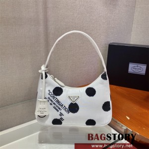 프라다 리에디션 나일론 호보백 블랙 1NE515