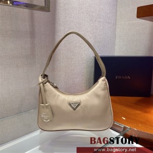 프라다 리에디션 나일론 호보백 블랙 1NE515