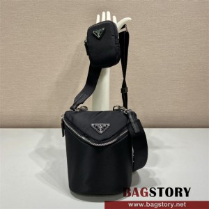 프라다 삼각 로고 파우치 숄더 크로스백 2VH147