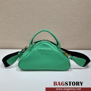 프라다 레더 트라이앵글 숄더백 1BB082