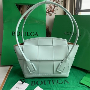 보테가베네타 아르코 토트백 Arco 33