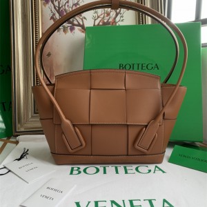 보테가베네타 아르코 토트백 Arco 33