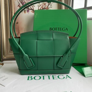 보테가베네타 아르코 토트백 Arco 33