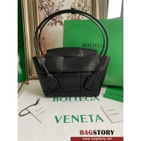 보테가베네타 아르코 토트백 Arco 33