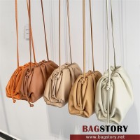 보테가베네타 숄더백 만두백