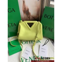 보테가베네타 스몰 트라이앵글 숄더백 658476