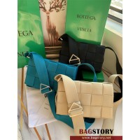 보테가베네타 인트레치아토 웹 메신저백 680513