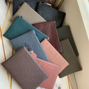 보테가베네타 클러치백 남여공용 