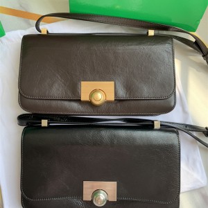 보테가베네타 크로스백 70322