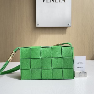 보테가베네타 카세트 크로스백 666870