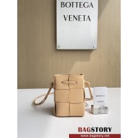 보테가베네타 인트레치아토 카세트 미니 버킷백 680217