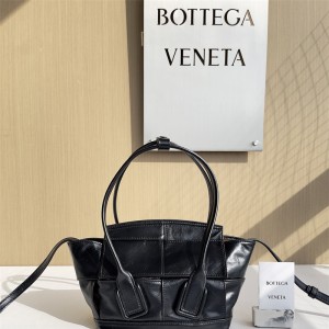 보테가베네타 ARCO 아르코백 미니 토트백 666873