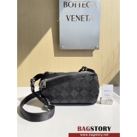 보테가베네타 인트레치오 웨빙 크로스바디백 690966